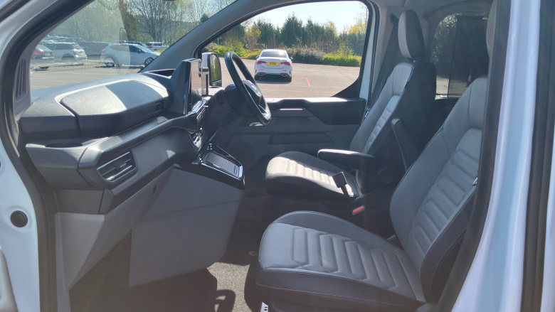 Ford Tourneo Custom 340 L2 Electric Rwd 160kW 65kWh H1 Titanium X 8 seater Auto